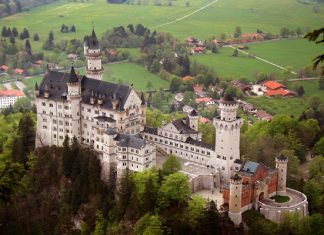 Chiêm ngưỡng vẻ đẹp cổ tích của lâu đài Neuschwanstein tại Đức Chiêm ngưỡng vẻ đẹp cổ tích của lâu đài Neuschwanstein tại Đức